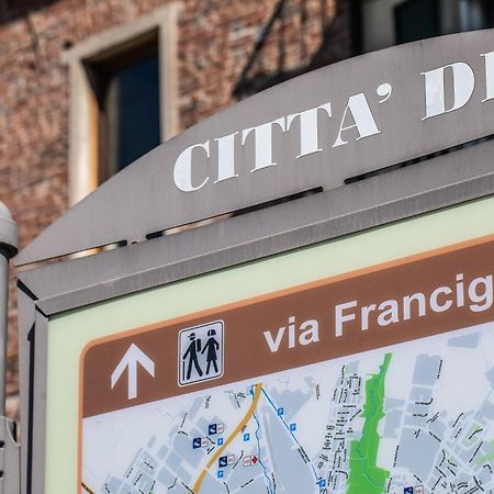 Angolo Al Ponte Micro Appartamento In Pieno Centro Παβία Εξωτερικό φωτογραφία